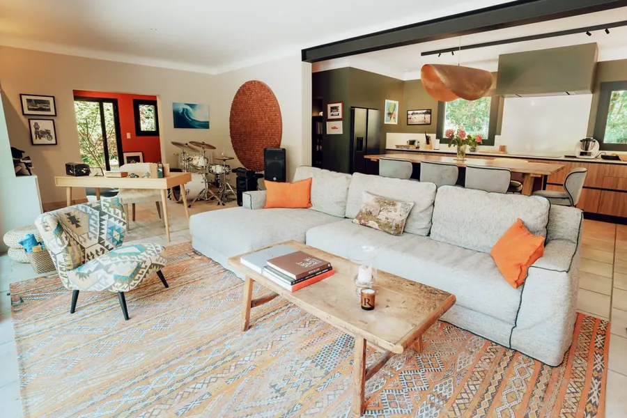 Le salon de la Villa Aitzina à Arbonne